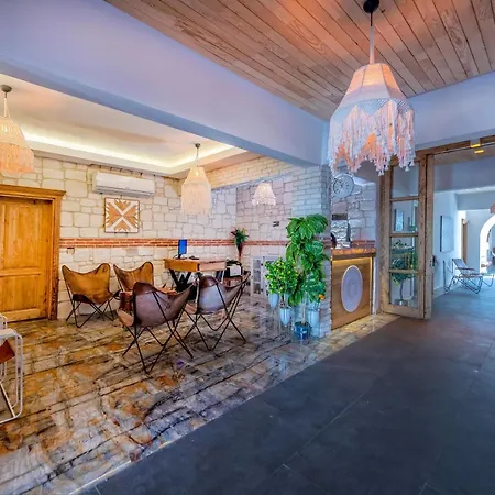 Отель Borsa Rooms & Villas
